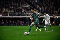 Op weg naar strafschoppen? Eventuele afschaffing van verlenging in Champions League