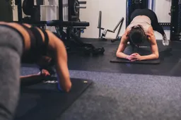 Micro-workouts en rustmomenten: zo word je deze lente fit