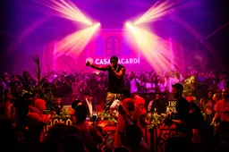 Frenna lanceert exclusieve collab met BACARDÍ tijdens zinderende Paaspop-show