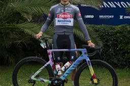 Bidongooier Van der Poel biedt excuses aan 'ik had na de eerste seconde gelijk spijt van mijn actie'