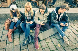 De discussie laait opnieuw op: vanaf wanneer is een telefoon eigenlijk verantwoord?