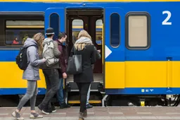 NS trekt plots de stekker uit tienerkaartje en laat jongeren in de kou staan