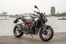 Review: geweldige Kawasaki Z900 bewijst waarom het zo'n (verkoop)kanon is