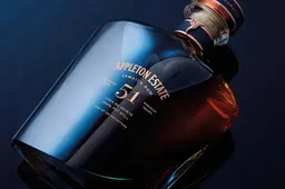 Appleton Estate verkoopt 25 flessen van een 51-jarige rum gerijpt in de tropen