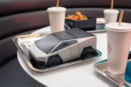 Het Tesla restaurant en drive-in theater is open: wel voorrang voor Musk rijders
