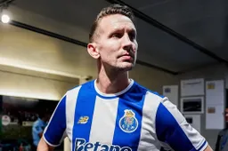 Johan Derksen verklapt het megabedrag dat Luuk de Jong aan tekengeld heeft ontvangen bij FC Porto