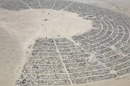 Burning Man krijgt op openingsdag een flinke zandstorm te verduren