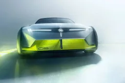 Opel komt met brute 800 pk Corsa en jij mag 'm rijden zonder rijbewijs