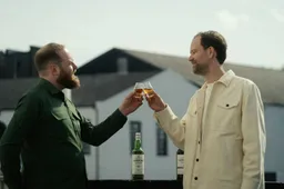 Chefkok Jaimie van Heije & Laphroaig slaan opnieuw de handen ineen voor vurige pop-up in Fort bij Rijnauwen