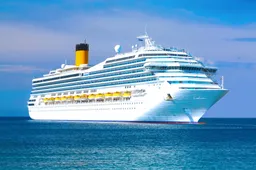 Man met flinke gokschuld en duizenden dollars duikt van cruiseschip