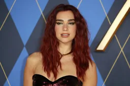 Dua Lipa toont haar schoonheid met de nieuwe iPhone 17 Pro