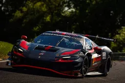 Max Verstappen temt de Groene Hel bij zijn GT3-debuut