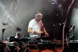 David Guetta flikt het opnieuw en wordt verkozen tot populairste dj ter wereld