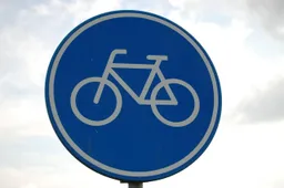 road sign 945937 1280