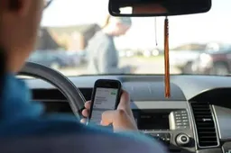 whatsappen-appen-achter-het-stuur-verkeer-600x500-1-6695aeeba0096