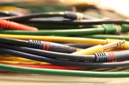 boomingstudios-cables-6579918_1920