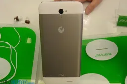 5.7-inch JiaYu G6 features a 1080HD display!