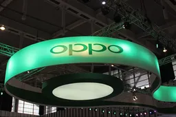 Oppo 10X optical lossless zoom shown in action by company VP