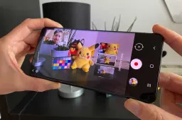 Samsung's new OLED screen has excellent "Sunlight Visibility"