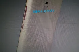 Supposed Xiaomi Mi5 leaked picture with a Fingerprint scanner.