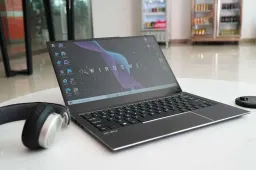 New picture of the ultra-portable CHUWI LarkBook laptop