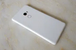 Lei Jun posts first photos of the white Mi Mix 2!