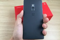 Video: Opening up the OnePlus 2 takes some meticulous hands