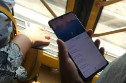 Huawei Mate 20 Seen in the Wild, Water-Drop Notch & Quad-Camera Confirmed