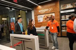 Amazon Applies for Patent That Scans Your Hands to Know Who You Are