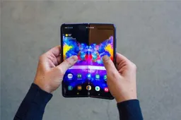 Samsung's new foldable phone gets WiFi certification - Galaxy Fold Lite?