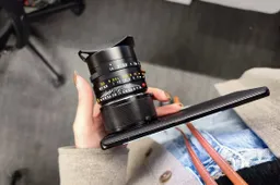 Xiaomi unveiled a smartphone that allows attaching a full camera lens