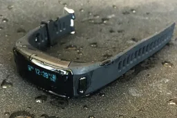 No.1 working on their first smart bracelet Smartband F1