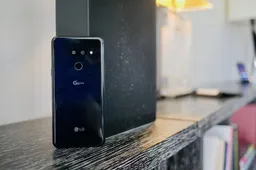 LG smartphone business plummets its revenue