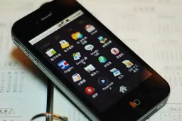 Android iPhone 4 Clone Gives you the Best of Both Worlds: Video