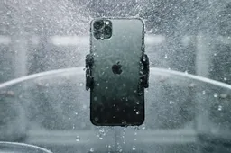 iPhone 11 Pro stayed for 30 days in a lake and is still working