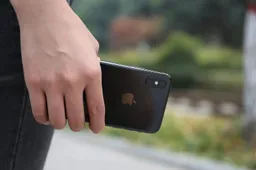 Apple iPhone will use a side fingerprint sensor soon