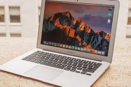 In addition to the iPhone, Apple Mac shipments are also declining