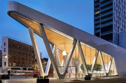 All Apple retail stores in the US remain closed until May