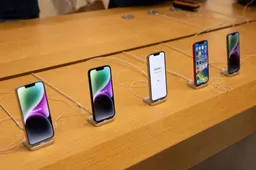 See why Apple will not produce iPhones in the United States