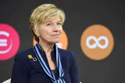 Bill and Melinda Gates Foundation CEO steps down