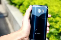 Bluboo Edge: Will have an OGS display, 5-point multitouch screen