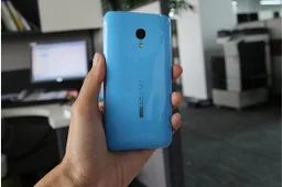 Meizu MX3 shows up in iPhone 5C blue