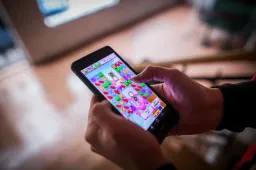 Thumb Vs Index Finger for Mobile Gaming? Candy Crush study surveys 2000+ gamers