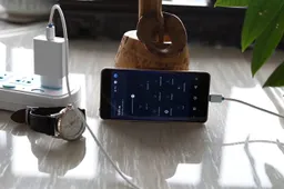 Ulefone Future showing off its battery on video