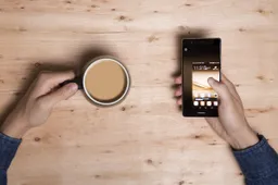 Huawei tried to contribute with Android Source Project by adding an one handed mode