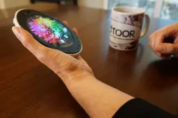 An innovative ROUND Android smartphone - The Cyrcle Phone 2.0