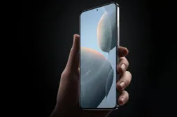 Digital Minimalism: Why Reducing Screen Time Is Easier for Some Than Others