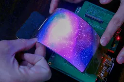 Doogee To Release A Curved Screen Smartphone Next Year