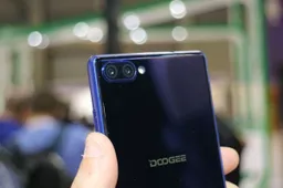 Doogee Mix, Xiaomi Mi Mix Clone Video Hands On!