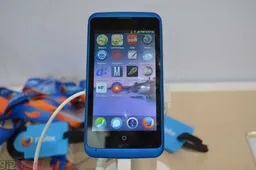 Video: Hands-on at the ZTE Firefox OS booth at MWC